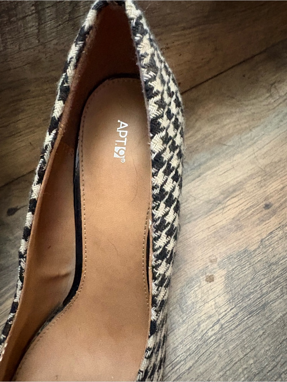 Apt. 9 Black and White Houndstooth Pointed Toe Heels with Black Bow - Picture 5 of 12